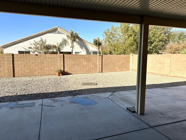 Building Photo - Updated single level home in Peterson Farms.