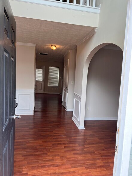 Building Photo - 827 Hannah Ct