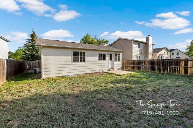 Building Photo - 5833 Bow River Dr