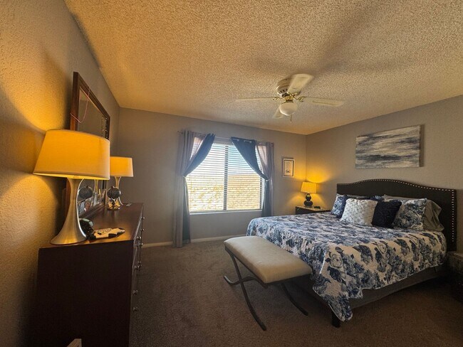 Building Photo - FURNISHED 2BR CONDO w/Utilities Water View Gated NO STAIRS