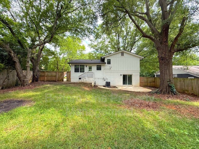 Building Photo - 4117 Oak Forest Dr