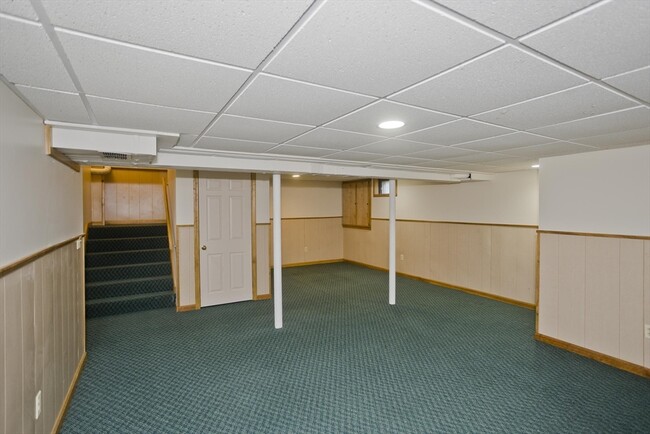 Building Photo - 27 Bunker Cir