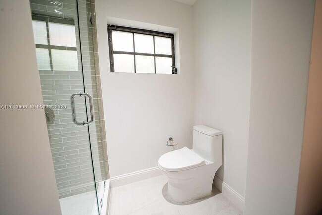 Building Photo - 1550 S Greenway Dr