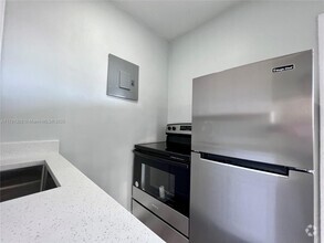 Building Photo - 2901 NW 18th St