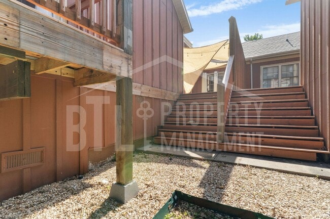Building Photo - 3 Bedroom/2 Bath Duplex in Stonebridge Vil...
