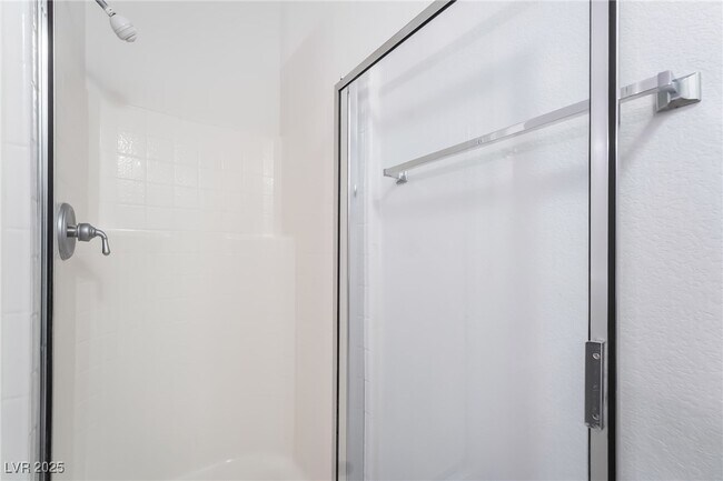 Building Photo - 2291 W Horizon Ridge Pkwy