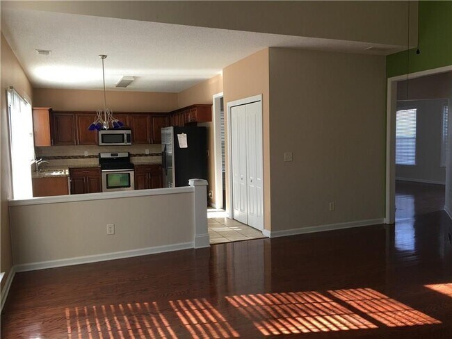 Building Photo - 655 Alstonefield Dr