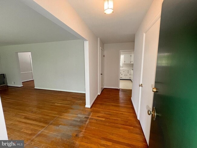Building Photo - 10001 Woodhill Rd