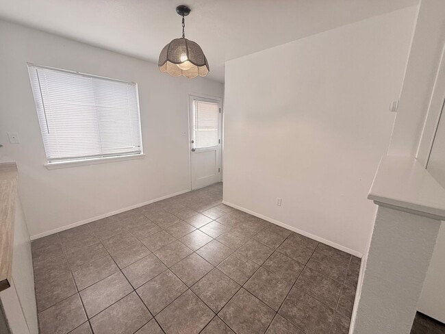 Building Photo - 3155 Posada Ct