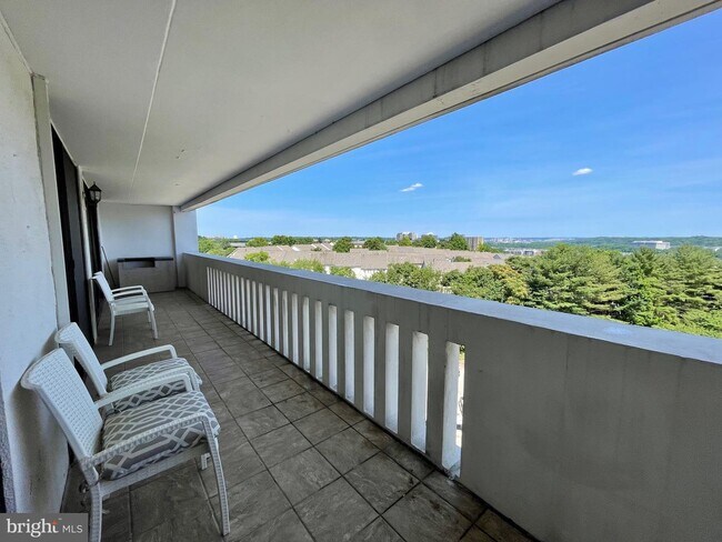 Building Photo - 6101 Edsall Rd