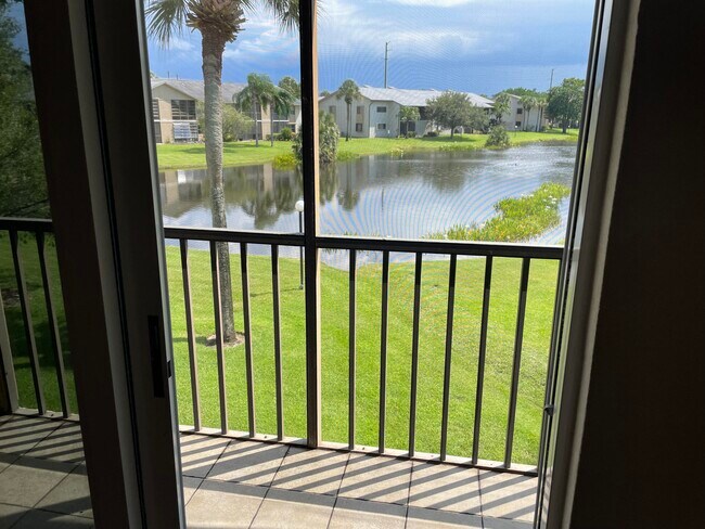 Building Photo - 3031 SE Aster Ln