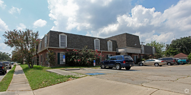 Building Photo - Marsailles Apartments