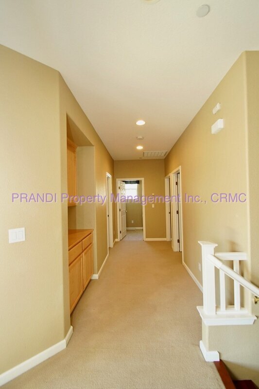 Building Photo - 19 Waterbury Ln