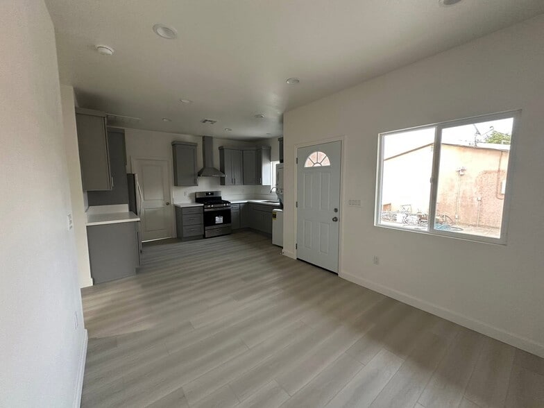 Building Photo - 13935 Rosita Pl