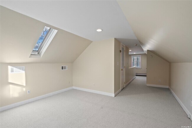 Building Photo - 31 Woolsey Ave