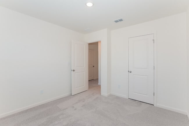 Building Photo - Fantastic 3bd/2.5ba home! Let yourself in!