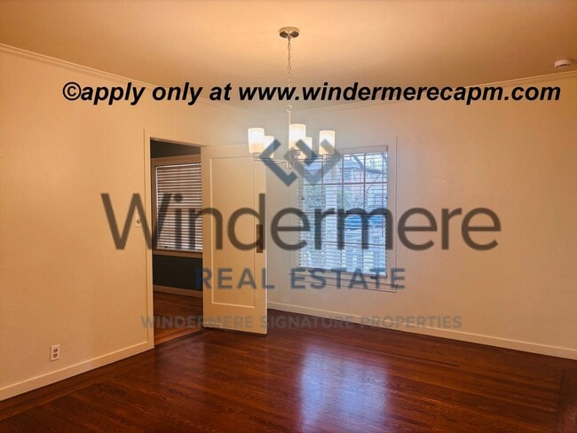 Building Photo - Charming South Land Park Home with Detached Bonus Room — 3 Bed, 1.5 Bath