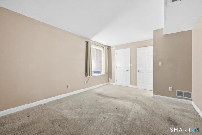 Building Photo - 46 Little Oak Ln