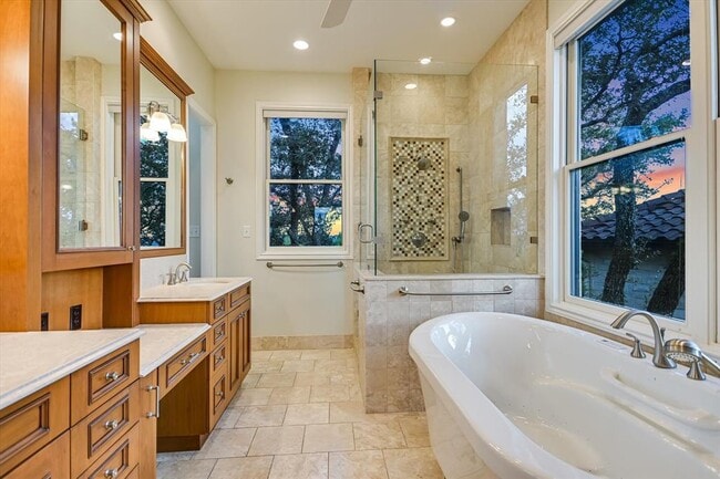 Building Photo - 4708 Lookout Mountain Cove