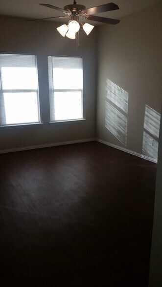 Building Photo - 312 Wrangler Ln