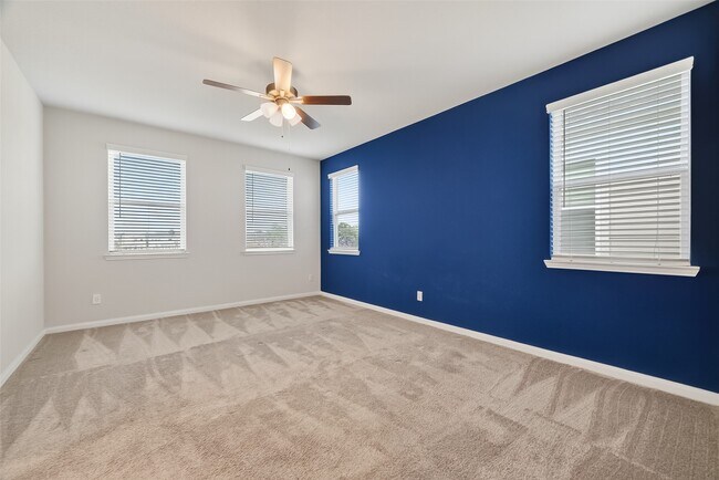 Building Photo - 9816 Magnolia Village Ln