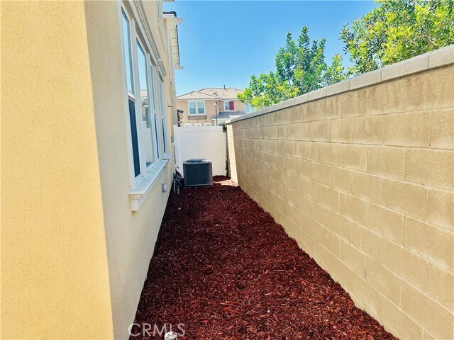 Building Photo - 6014 Sendero Ave