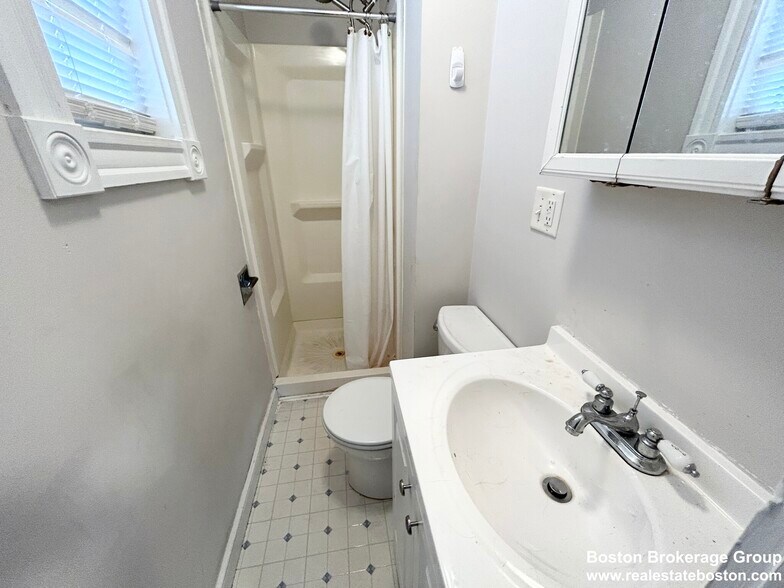 Building Photo - 99 Buttonwood St