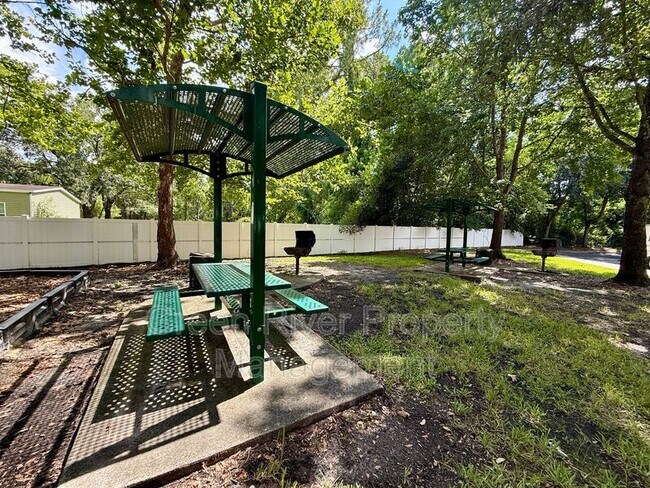 Building Photo - 6106 Maggies Cir