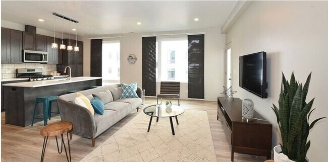 Building Photo - 717 Rogers St