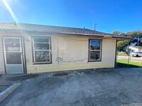 Building Photo - 108 Rosabell St