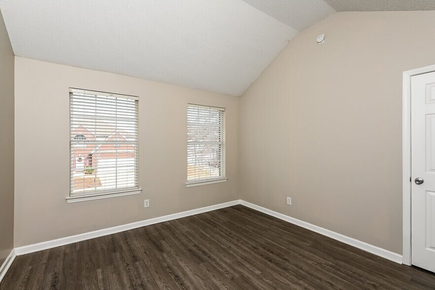 Building Photo - 5863 Sunflower Ct