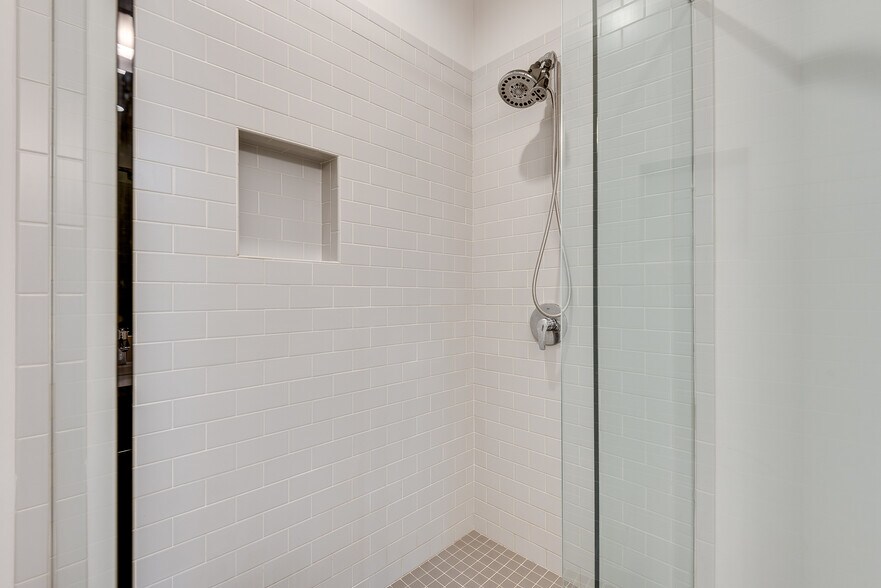 Building Photo - 415 Gartrell St SE