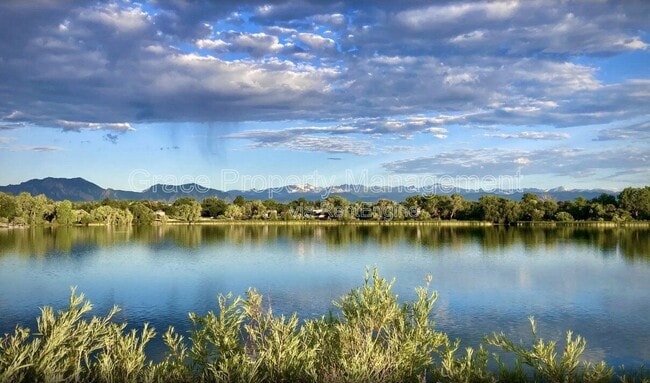 Building Photo - 715 Julian Cir