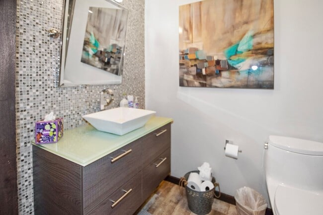 Building Photo - 1810 Avenida Del Mundo