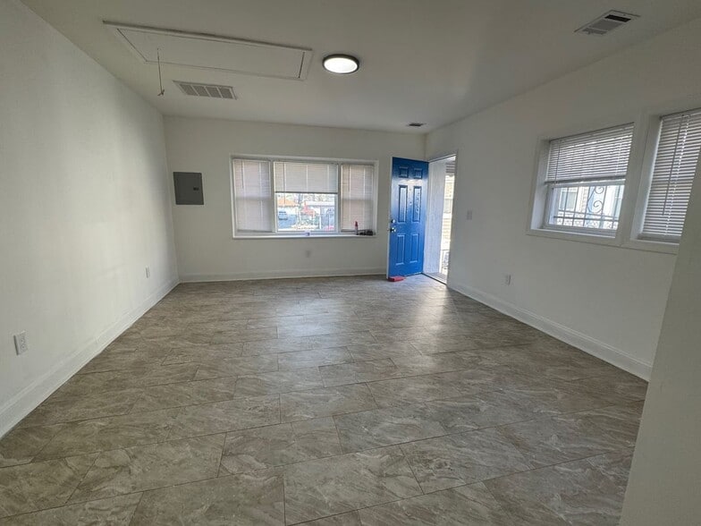 Building Photo - 130 Franklin St