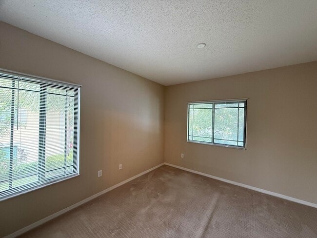 Building Photo - 2806 Veronia Dr