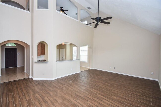 Building Photo - 21915 Stockbridge Ln