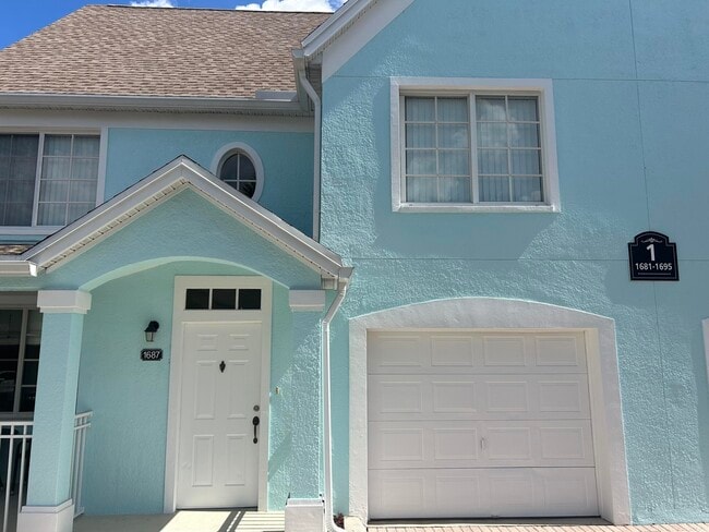 Building Photo - 1687 SE Pomeroy St