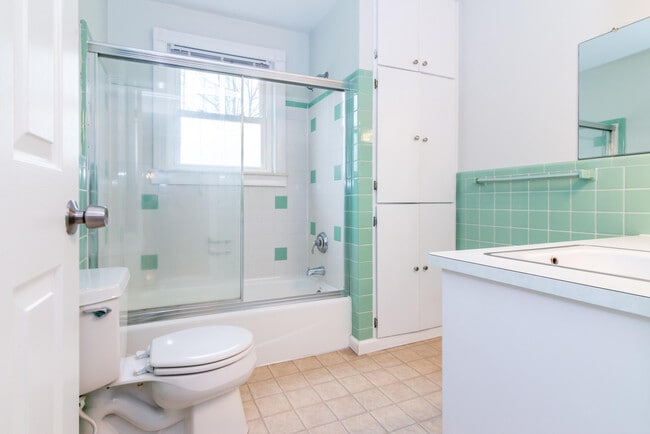 Building Photo - 6868 Crane Rd