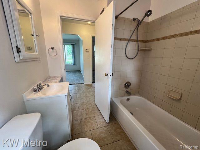 Building Photo - 624 Montrose Ave