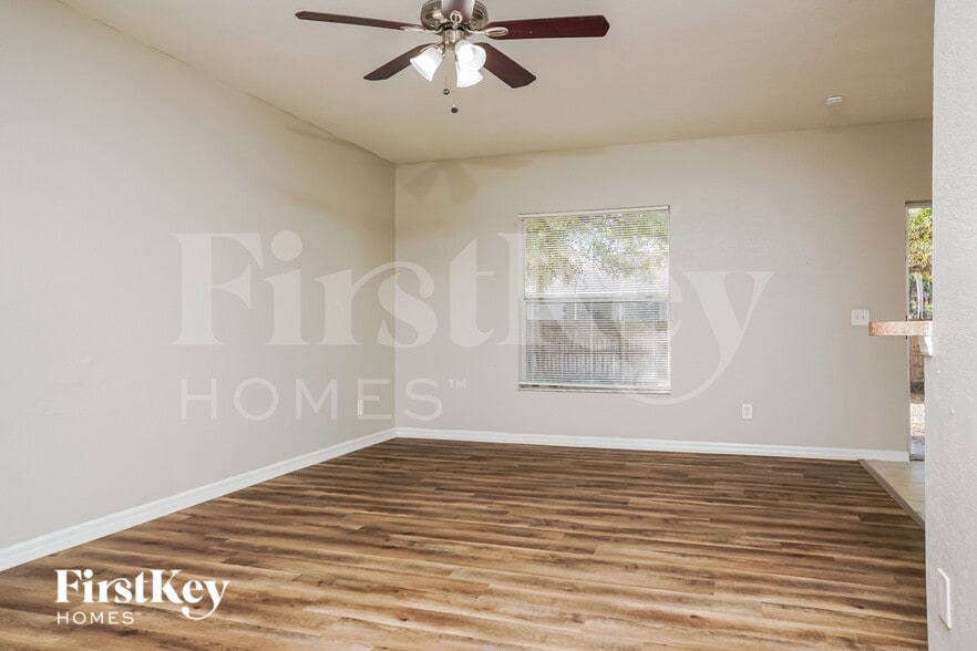 Building Photo - 3291 Moravia Ave