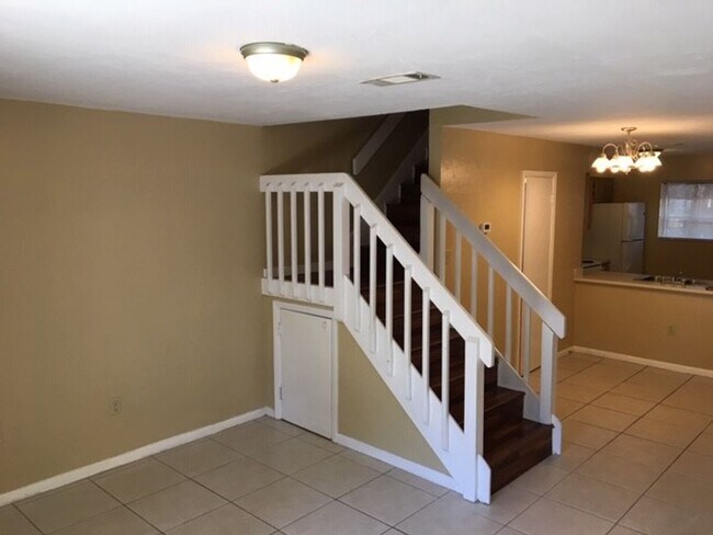 Building Photo - 2145 SW 39th Way