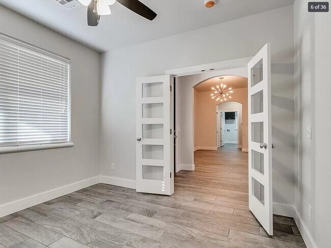 Building Photo - 2605 NE 14th St