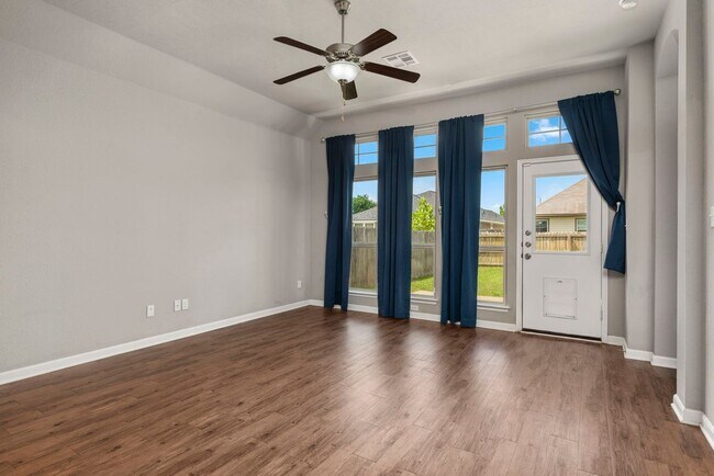 Building Photo - 2131 Naples Wy