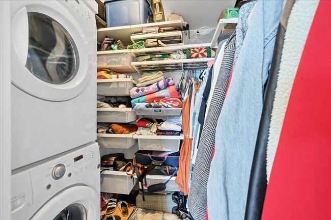 Building Photo - 2931 E 12th St