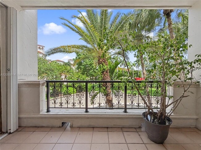 Building Photo - 2124 Fisher Island Dr