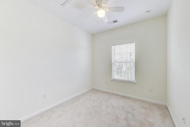 Building Photo - 13404 Waterford Hills Boulevard