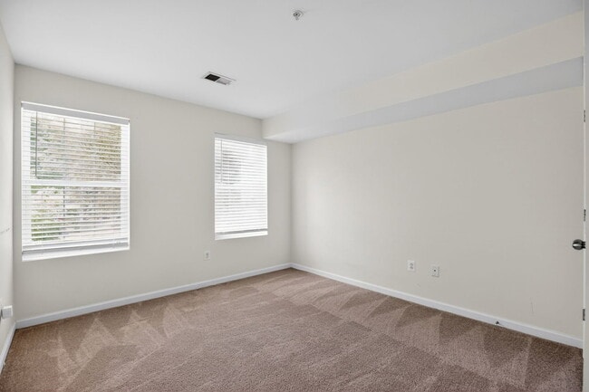Building Photo - 2864 Hedgerow Pl