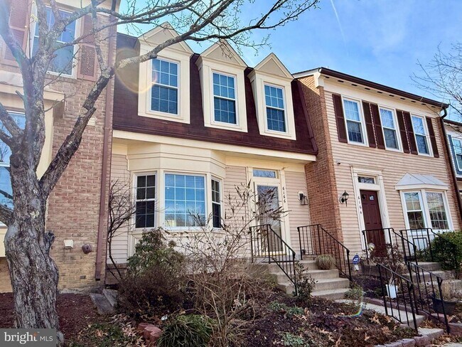 Building Photo - 6166 Wellington Commons Dr