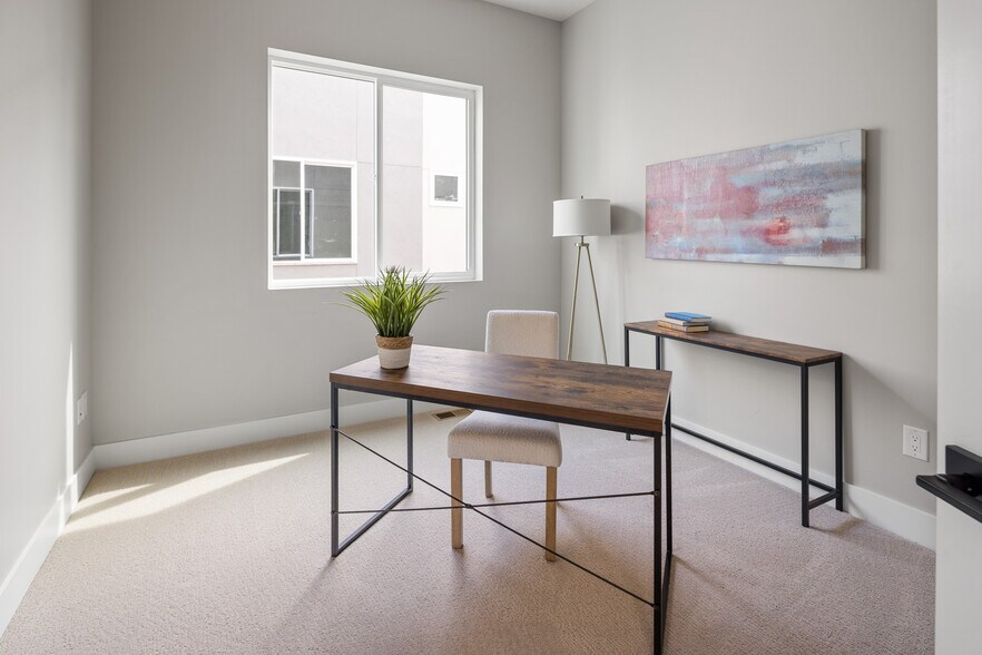 Building Photo - 2025 W 48th Ave